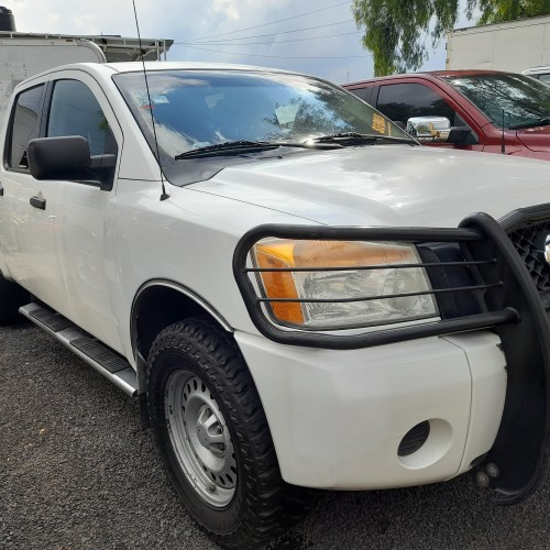 Nissan Titan V8 Automática | Pickup de trabajo